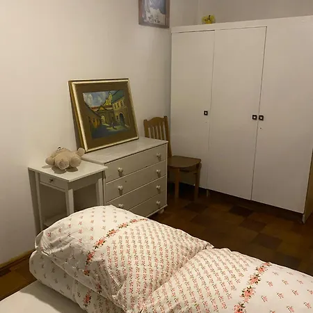 Idomus Bustas Ant Neries Skardzio Lägenhet